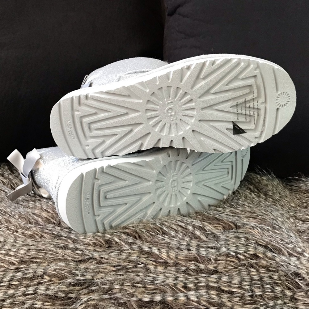 UGG Mini Bailey Bow Sparkle Boots - Picture 5 of 6